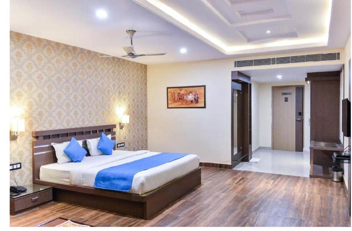 Puja Residency Hotel Varanasi Exterior photo
