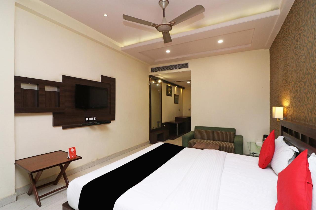 Puja Residency Hotel Varanasi Exterior photo