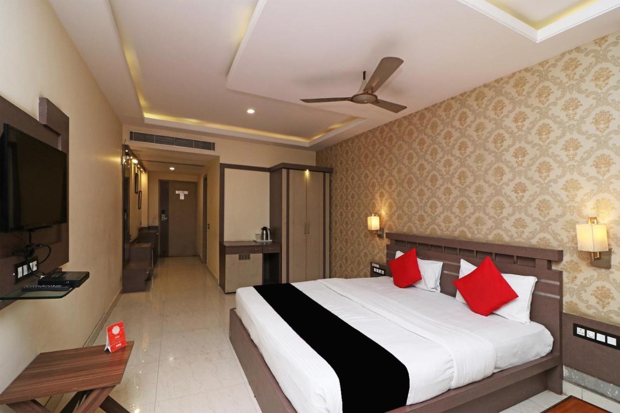 Puja Residency Hotel Varanasi Exterior photo
