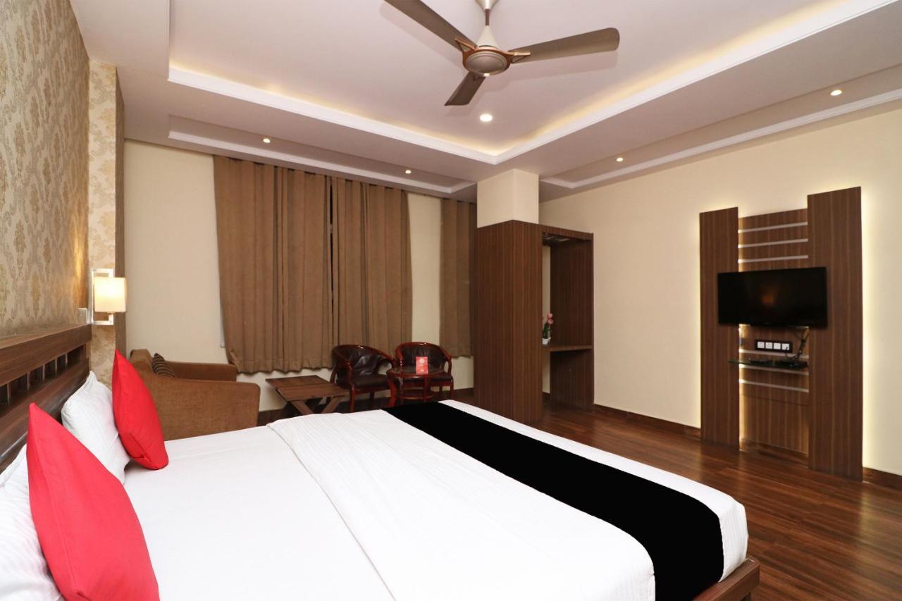 Puja Residency Hotel Varanasi Exterior photo